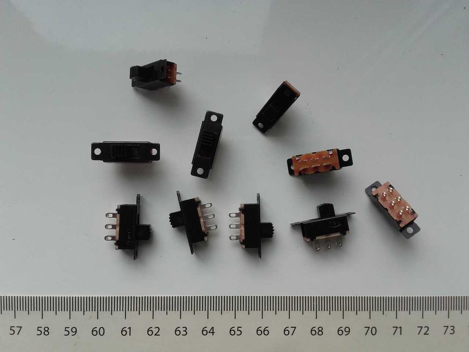 Cztery sztuki Przełącznik suwakowy 6Pin, DPDT 2P2T, Model SS22F32, otw