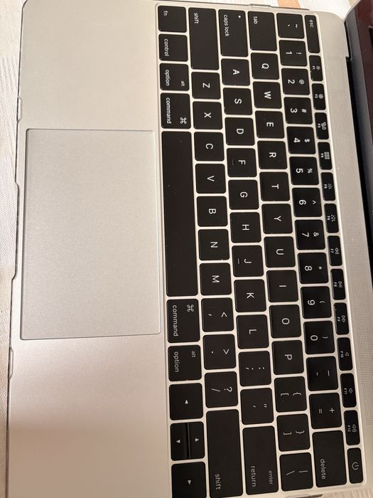 Macbook 12 polegadas (2015), modelo base A1534
