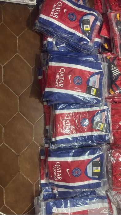 Camisolas de selecoes e clubes