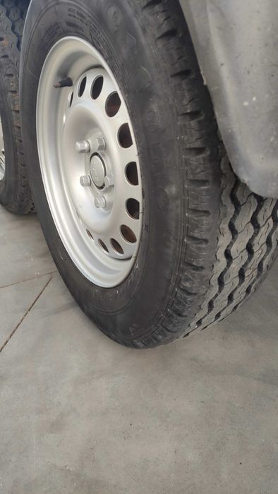Reboque 2800kg 4m de comprido
