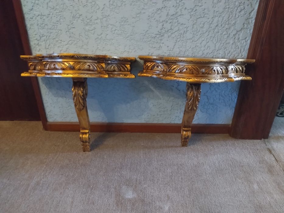 Consolas Douradas (Par)