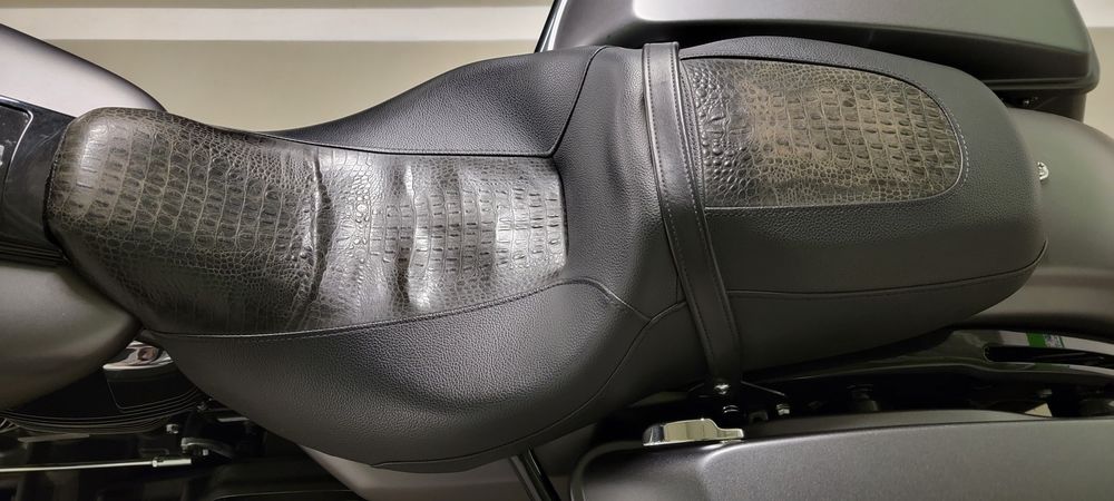 сиденье Harley-Davidson спинка