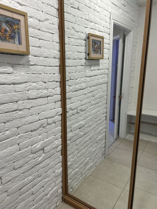 Продається класна 1-на квартира на Грушевського 7!