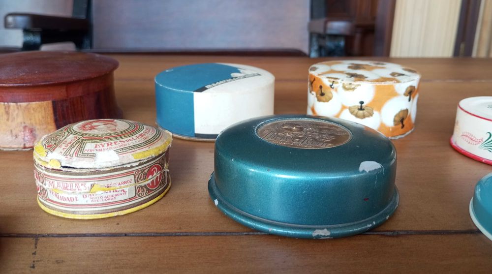 Antigas caixas de pó de arroz