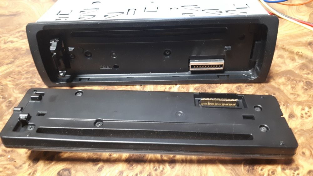 Продам автомагнітолу sONY CDX-GT 35U..