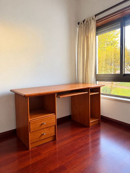 Cama + Secretária de Pinho Mel Maciço