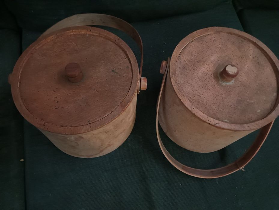 Vendo 2 ( baldes ) de cortiça
