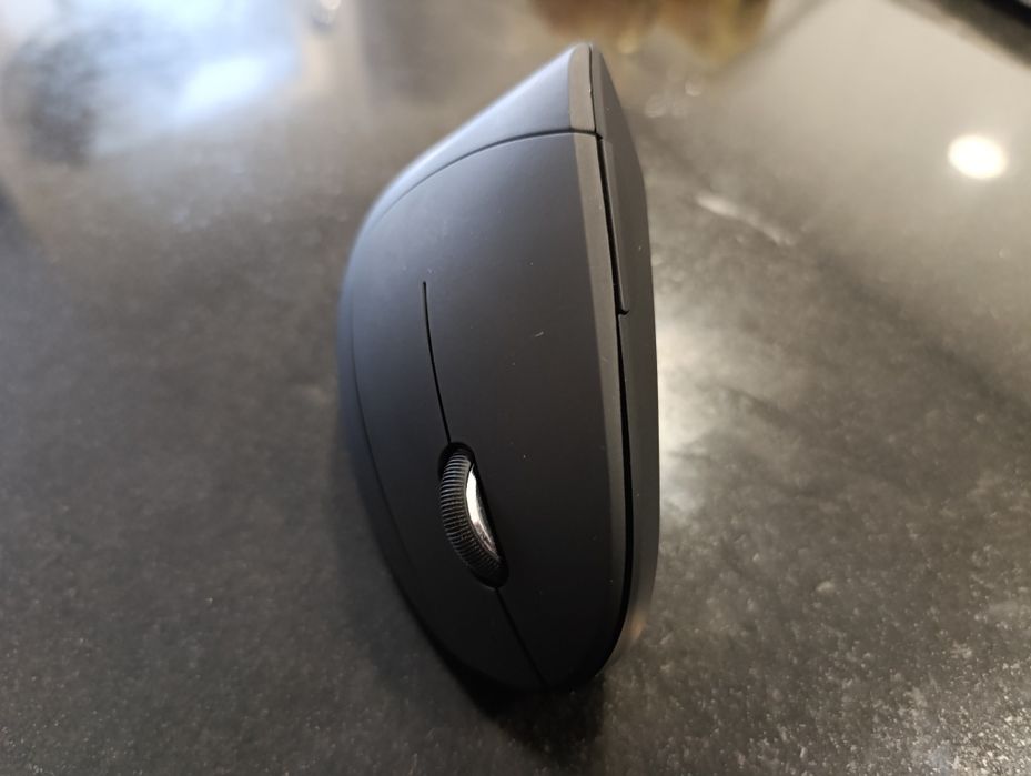 Trust Rato Vertical Wireless Ergonomic Mouse
