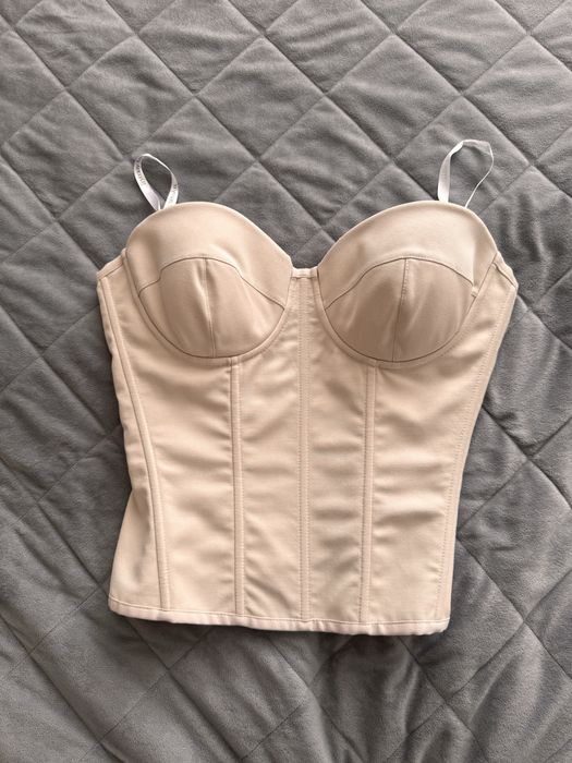 Корсет  бежевий.