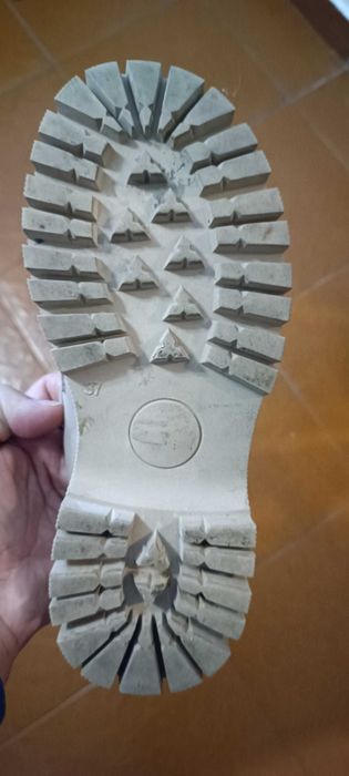 Sapatos beje mulher