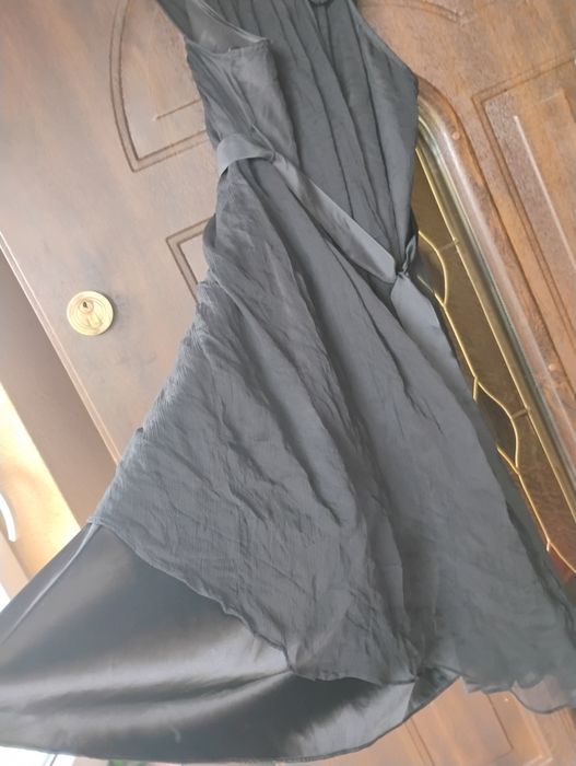 Letnia sukienka czarna na ramiączkach l