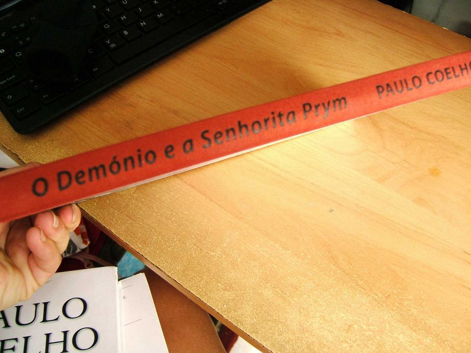 Maktub, O Vencedor Está só, O Demónio e Senhorita Prym de Paulo Coelho