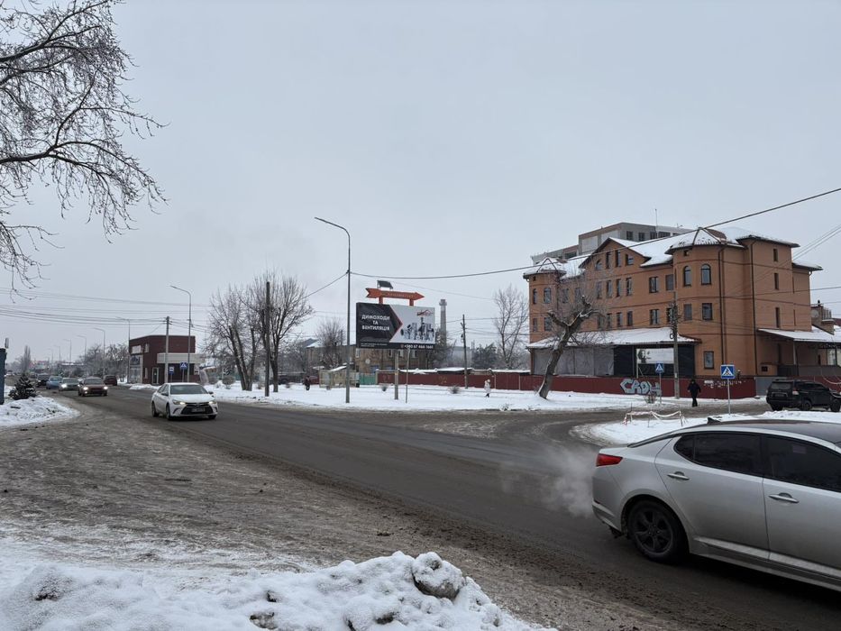 Продам гараж з ділянкою