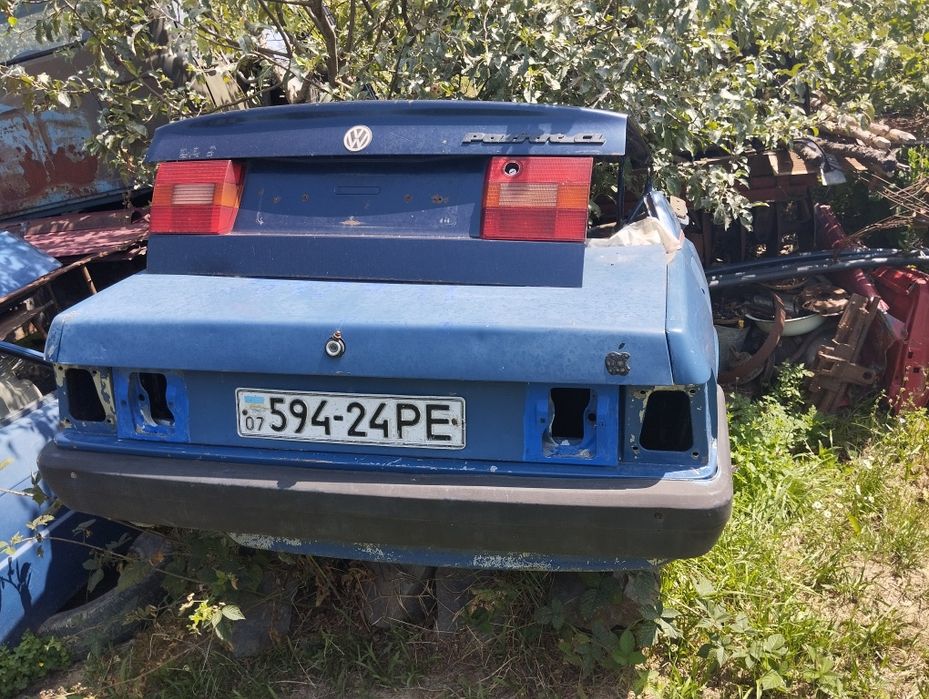 Продам кузовні запчасті пас б3 б4 авді крила стакани пораги