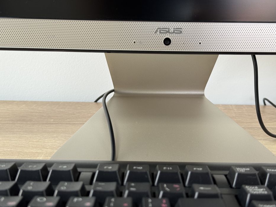 Моноблок компʼютер ASUS 24’’ IPS FullHD + миша та клавіатура