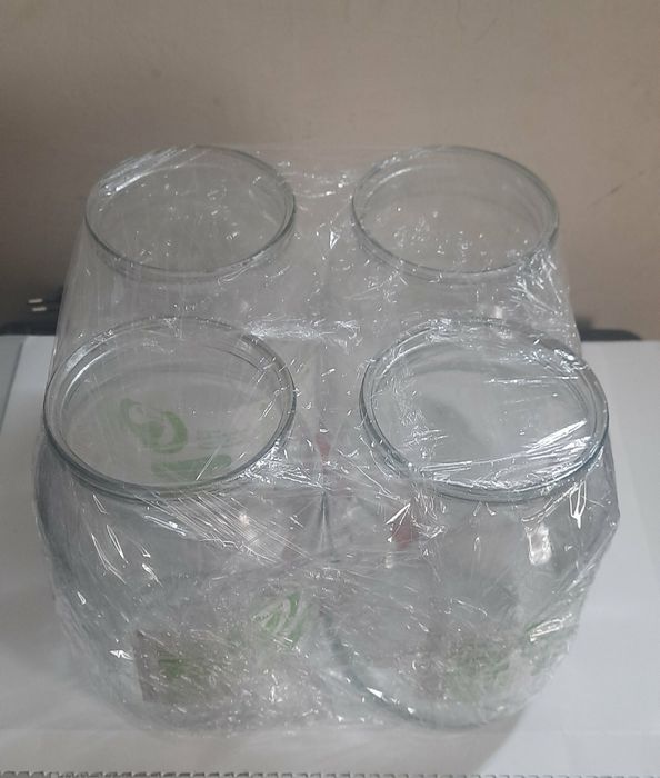 Банки  1 лит, и 0,5 литра. 5 гр