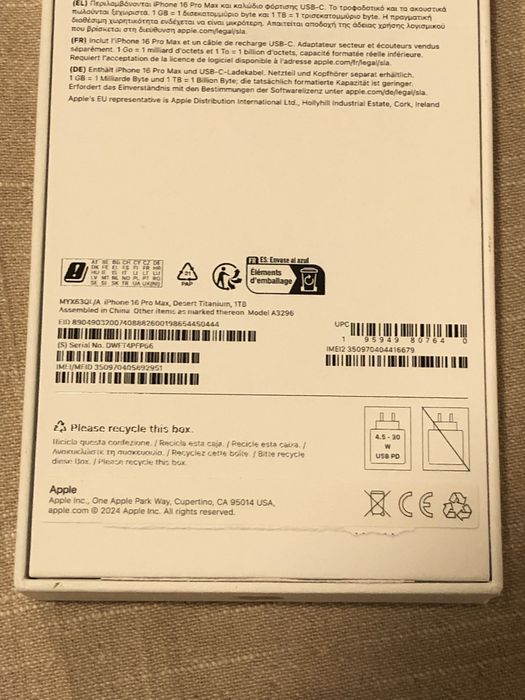 Caixa Iphone 16 Pro Max 1TB Desert Titanium
