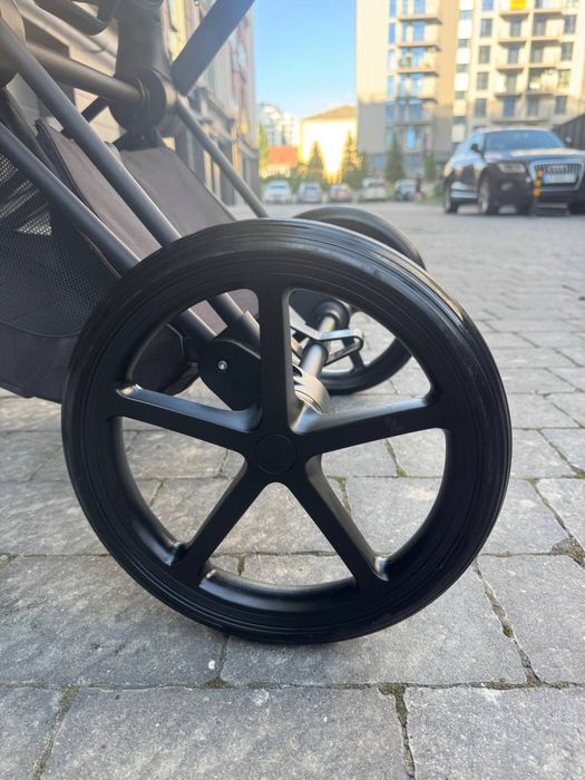 Cybex Priam III 3 в 1 Deep Black + автокрісло