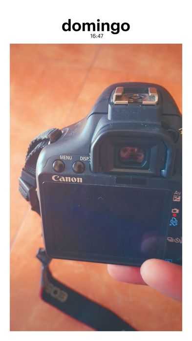 Máquina fotofrafica CANON 500D (Avariada)