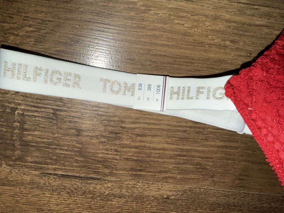 Бюст Tommy Hilfiger