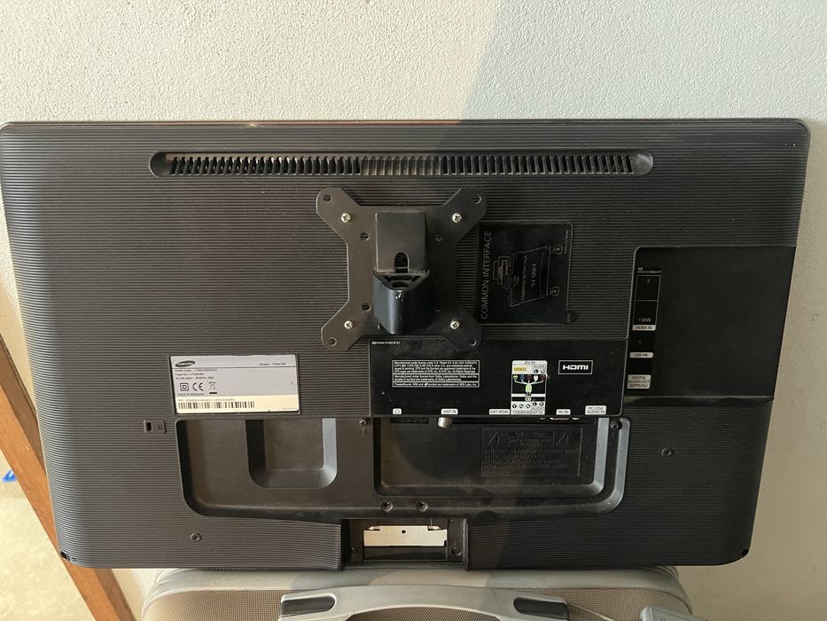 2 TVs LG 21,7” + Samsung 24” – 20€