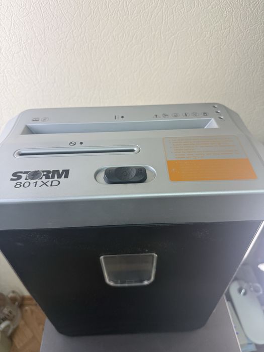 Шредер / знищувач паперу дисків і карт STORM 46 UV новий