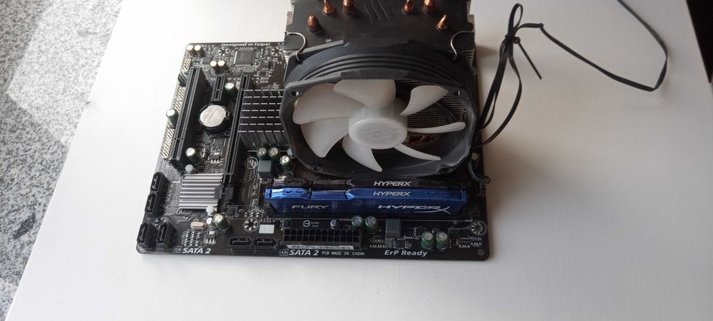 Gigabyte ga -78lmt +12gb ram+ phenom x2 975 + coller graits