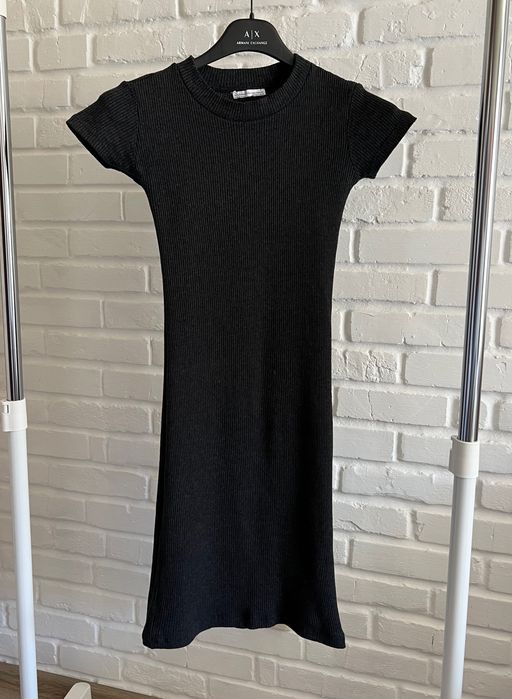 Трикотажна еластична сіра сукня в рубчик ZARA