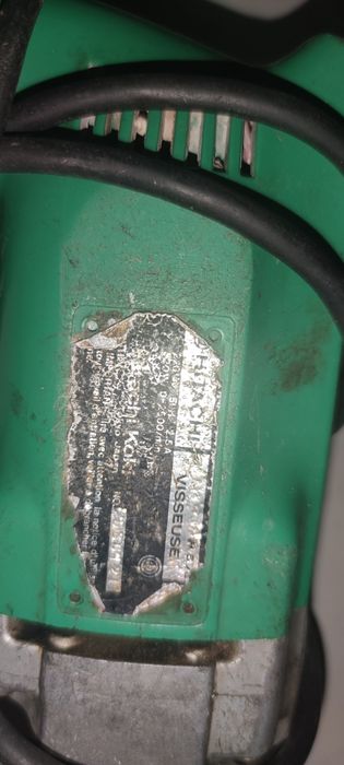 Aparafusadora HITACHI- Antiga mas a foncionar