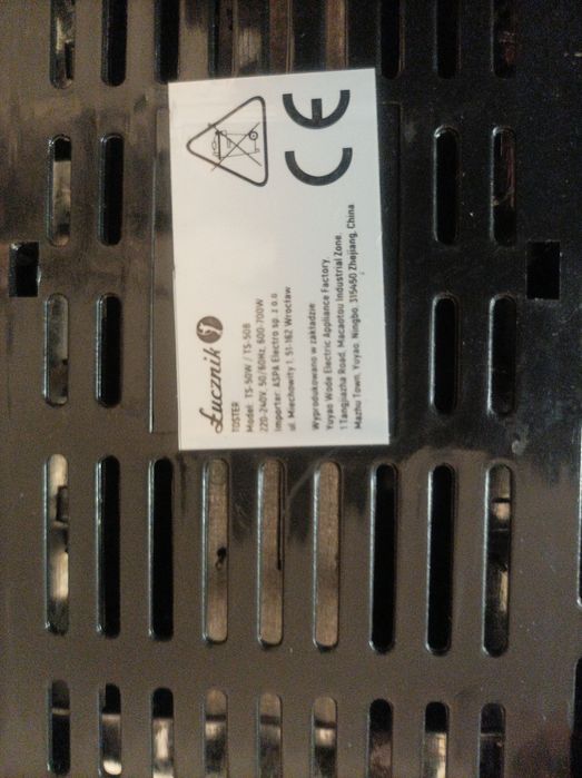 Toster TS 60B. 600-700W