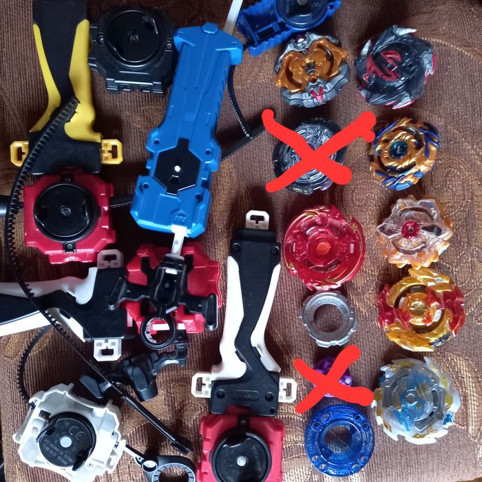 Бейблейд.Продаётся одним лотом.