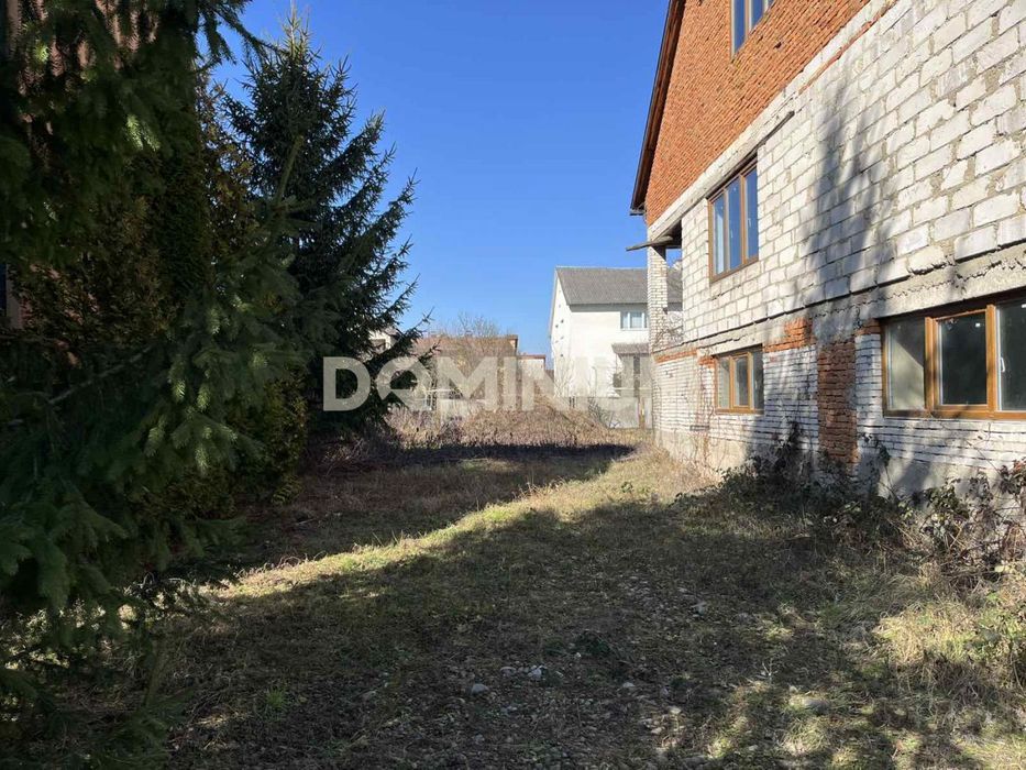 Продається будинок в м.Тячів