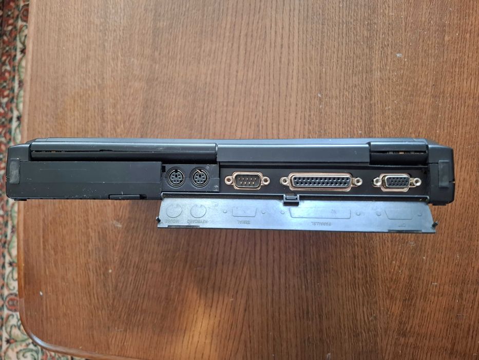 Dell Latitude 433C 486SX-25MHz RETRO Perełka kolekcjonerski stan BDB