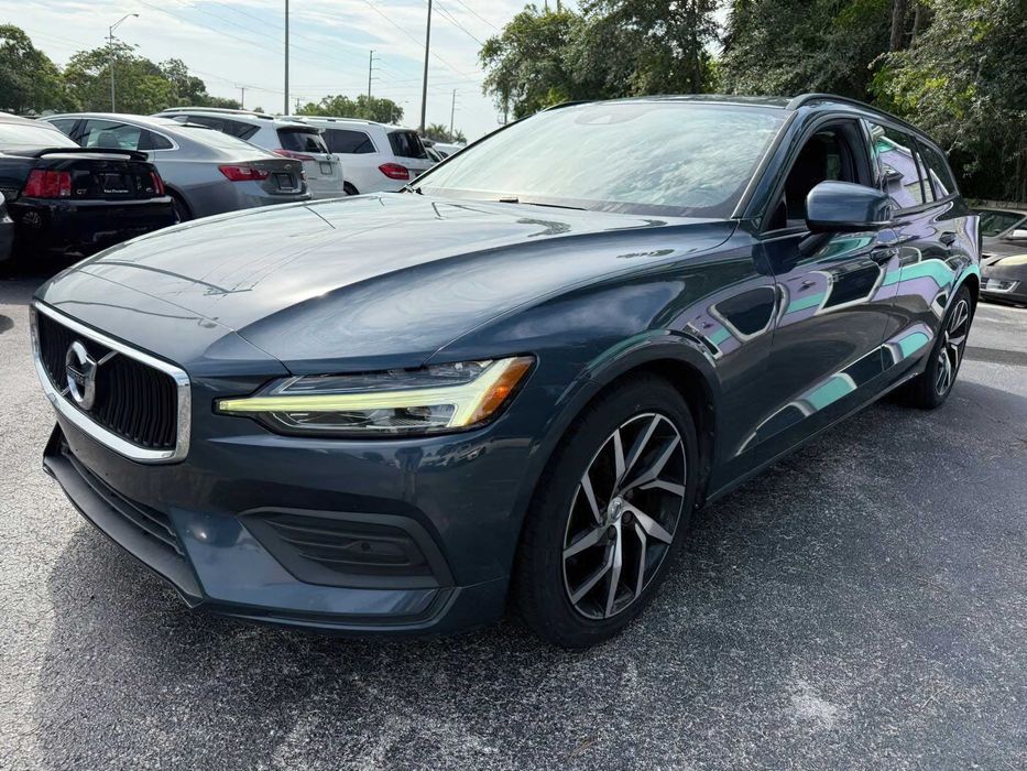 Volvo V60 T5 Momentum      2020