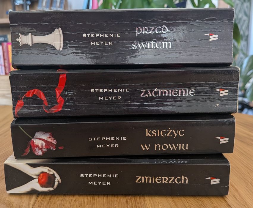 Seria "Zmierzch", 4 książki, stan dobry