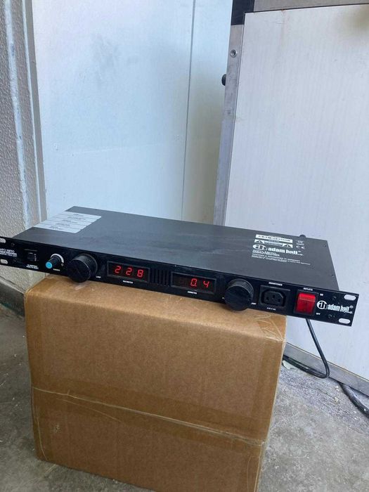 Condicionador de Corrente Adam Hall AHPCL10PRO