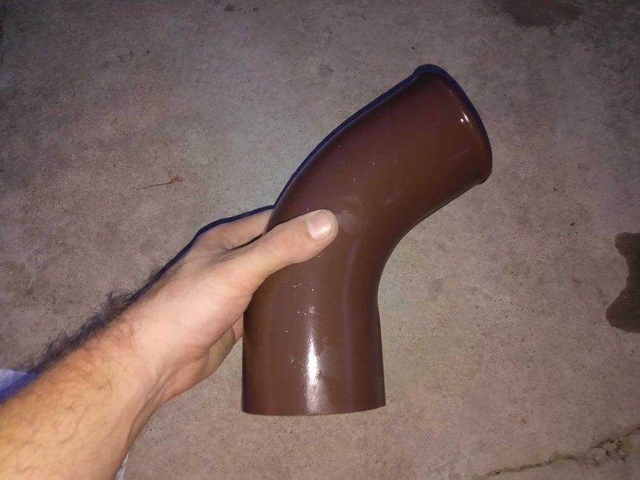 Kolano metalowe stalowe wylewka rynny 87mm 8,7cm rury spustowej brąz