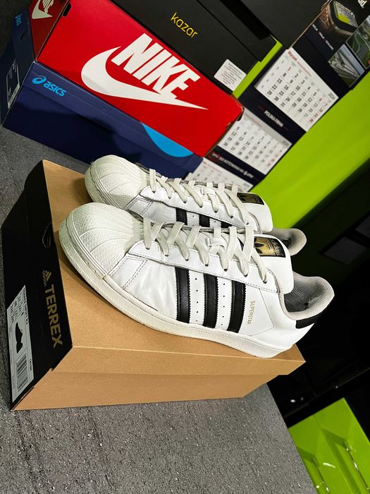 Adidas Superstar białe C77124, bardzo dobry stan cholewki, rozm 47 1/3