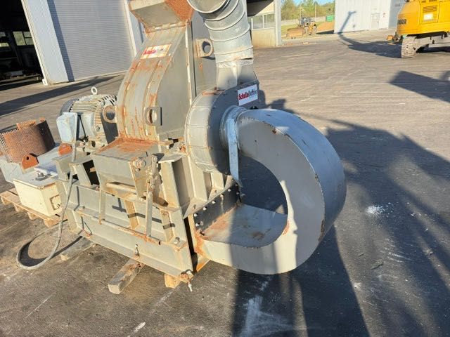 Schutte-Buffalo Hammer Mill 1380 młyn młotkowy do odpadów wapna