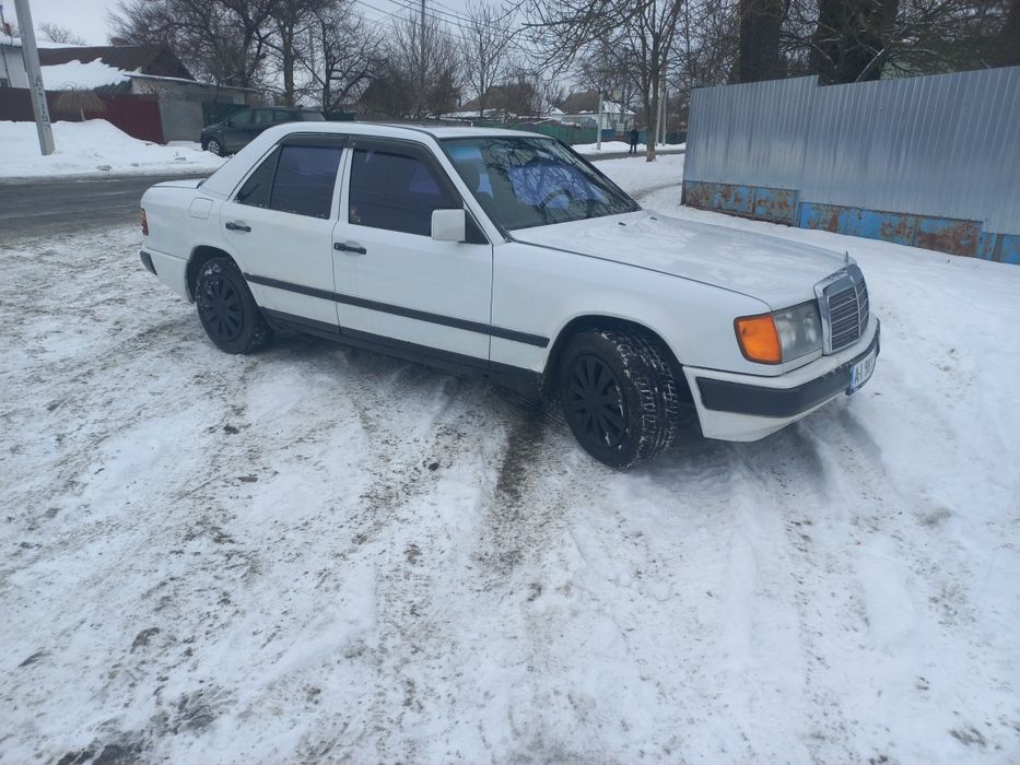 Mercedes-Benz E124 "автомат"