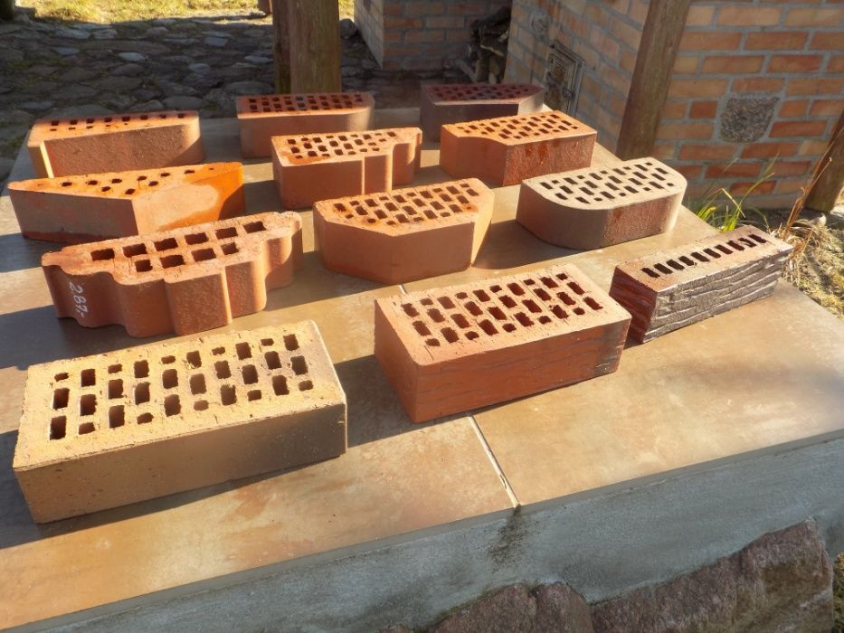 cegła klinkierowa i parapety ceramiczne