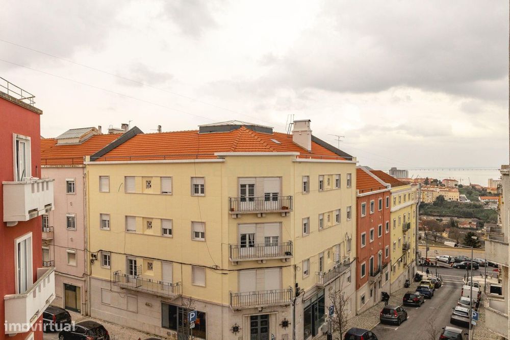 Apartamento T2, totalmente renovado.