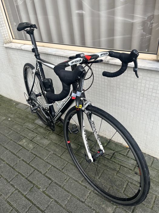 Bicicleta de estrada cannondale carbono
