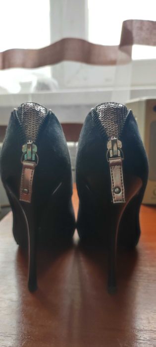 Жіночі туфлі витончені
