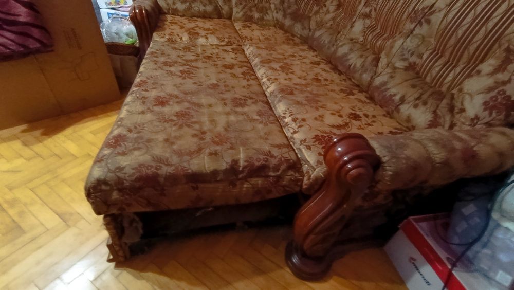 Диван. Самовивіз.