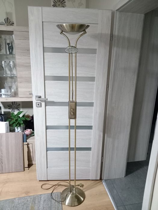 Lampa stojąca kolor złoty