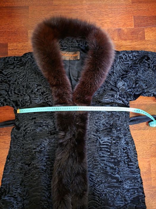 Дуже гарна шубка каракуль песець
