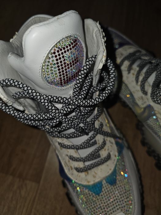 Ténis bota como novos