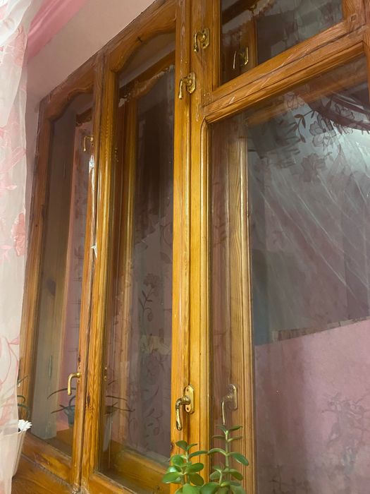 Деревʼяні вікна (лаковані) б/у