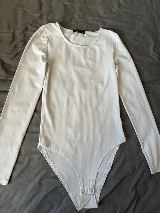 боді жіноче приталенне з довгими рукавами біле шоколадне